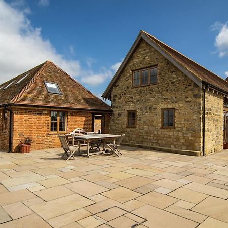 Parkfields Barns Self Catering Accommodation 버킹엄 외부 사진