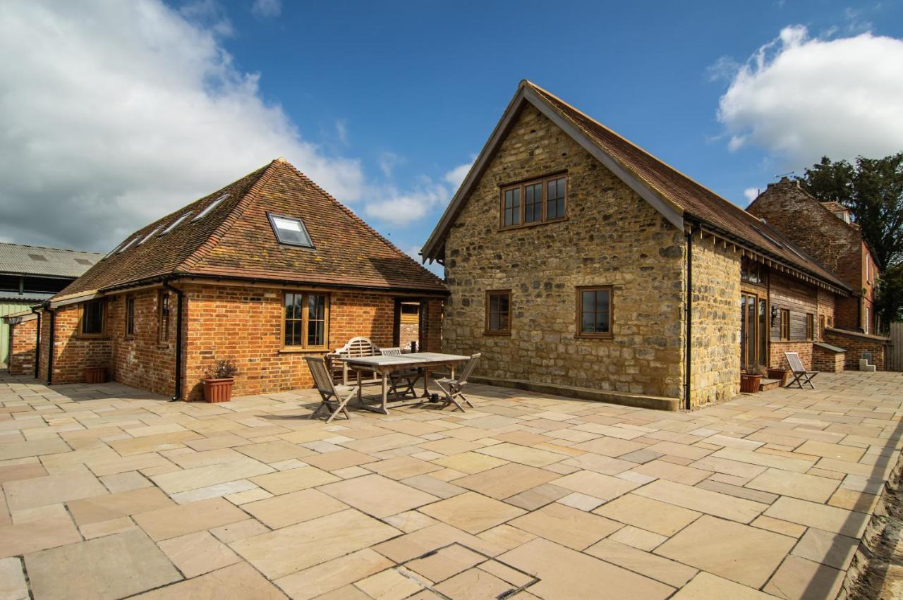 Parkfields Barns Self Catering Accommodation 버킹엄 외부 사진