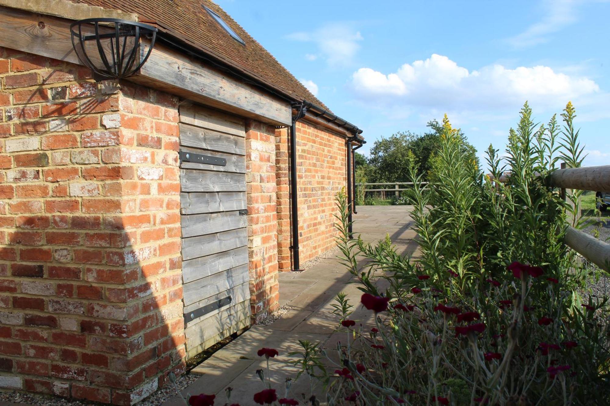 Parkfields Barns Self Catering Accommodation 버킹엄 외부 사진