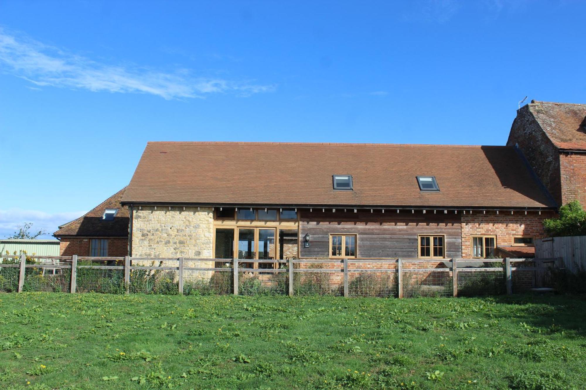 Parkfields Barns Self Catering Accommodation 버킹엄 외부 사진