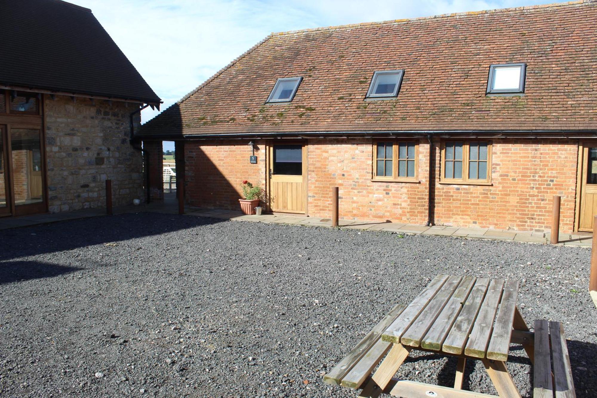 Parkfields Barns Self Catering Accommodation 버킹엄 외부 사진